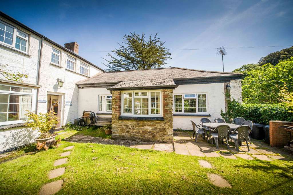 Beachcomber Apartment  Cottage